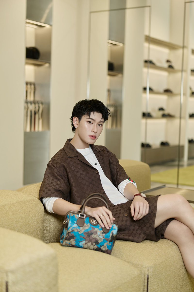 หล่อแพ็กคู่! ต้าห์อู๋ พิทยา <a href="/oueiija/">ไดโนเสาร์ย้าก🦖</a> และออฟโรด กันตภณ มาพร้อมความหล่อในหลากหลายไอเท็มจากคอลเล็กชั่นใหม่รับฮอลลิเดย์จาก Gucci ณ สาขา Central Embassy 

#ELLEThailand
#GucciCentralEmbassy 
#GucciGift
#oueiija #offroadKTP #DaouOffroad