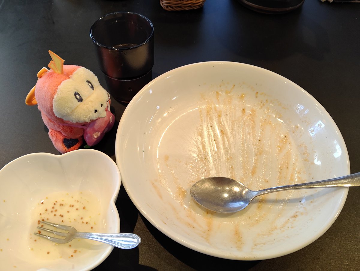 ryofu_pokemon's tweet photo. ラーメン食べ終わり散歩していたら、気になるも都合合わず行けてなかったお店へ🍛
CURRY&SPICE e-twoさん(@etwo55)
只今の限定もの
「伝説になるか?うまうまハヤシライス」
ラーメン食べた後だからS…
え😳⁉️
口が勝手にМと😂
美味しくてするする入りました😋
#イートゥー
#etwo
#カレー
#curry https://t.co/Xnz6tGtKjL