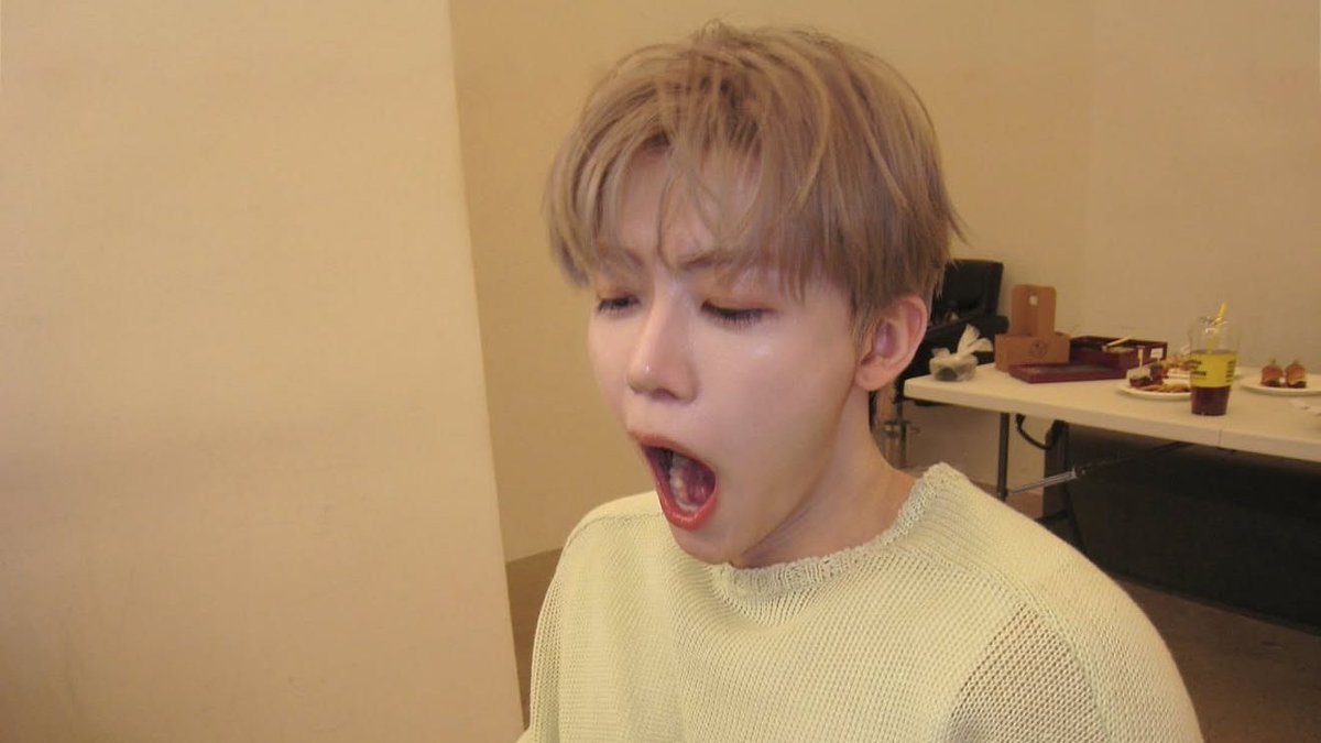 njmhae's tweet photo. he is such a cat https://t.co/I6dq3bZYzX