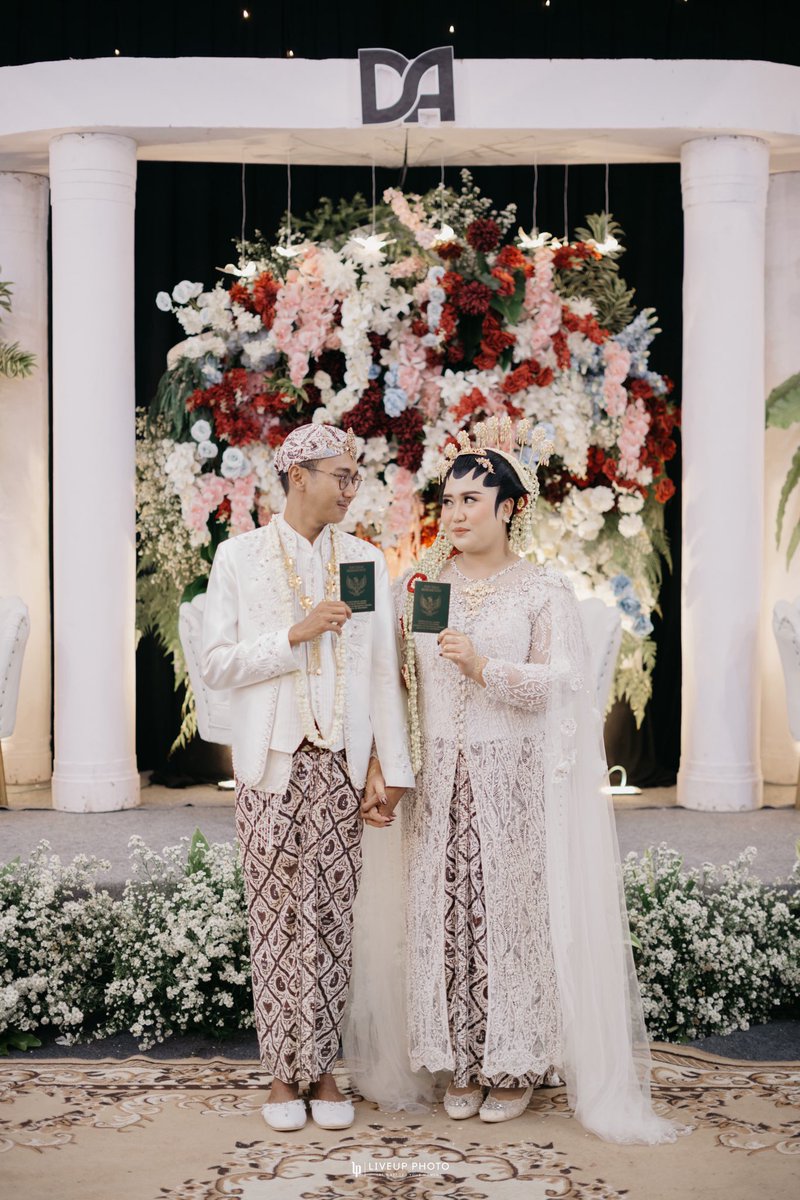 Permisi penganten baru mau lewat🥰