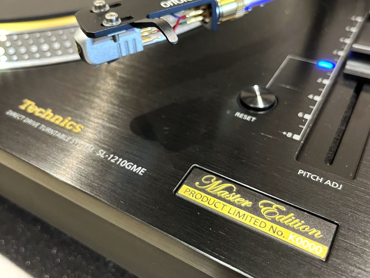 テクニクス の限定モデル #SL1210GME を来年1月25日まで店頭で実物を見