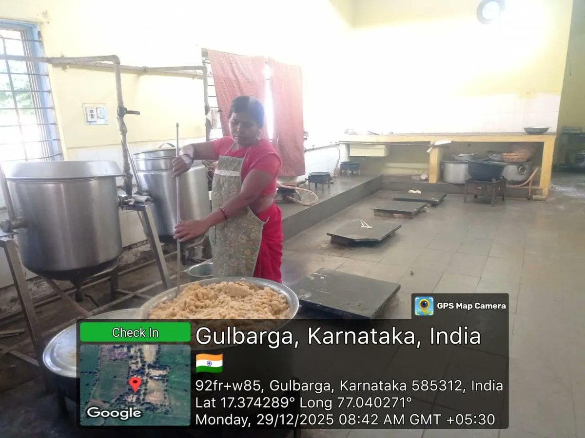 HebbalMdrs's tweet photo. ಬೆಳಿಗ್ಗೆ ಉಪಹಾರ  #SocialAudit_SWDMeals #SocialWelfare_Karnataka https://t.co/7ef0ppbLg4