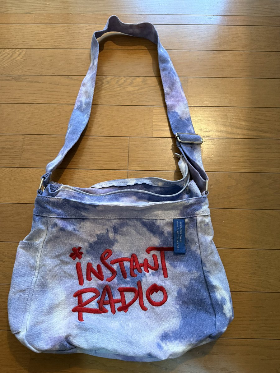 sekainoowari527's tweet photo. #SEKAINOOWARI
#INSTANTRADIO
#タイダイ染め
思い切ってカバンもやってみたけど、 いい感じでは? https://t.co/QWRIi3Pn2p
