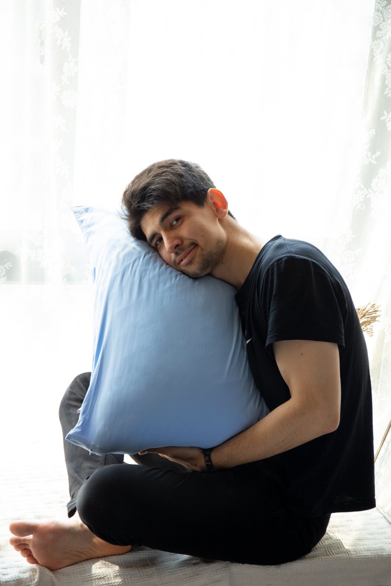 ElegearHome's tweet image. 🛏️Keeping your bed clean and your hair happy.
elegear.com
.
.
#HairCareTips #BedAesthetic #SoftSleep #healthyhairjourney #nightsweats #giftideas #amazonfinds #elegear #BedtimeHack #CoolingComfort #ArcChill #pillowcases #coolingpillowcases #skincare #hotsleeper