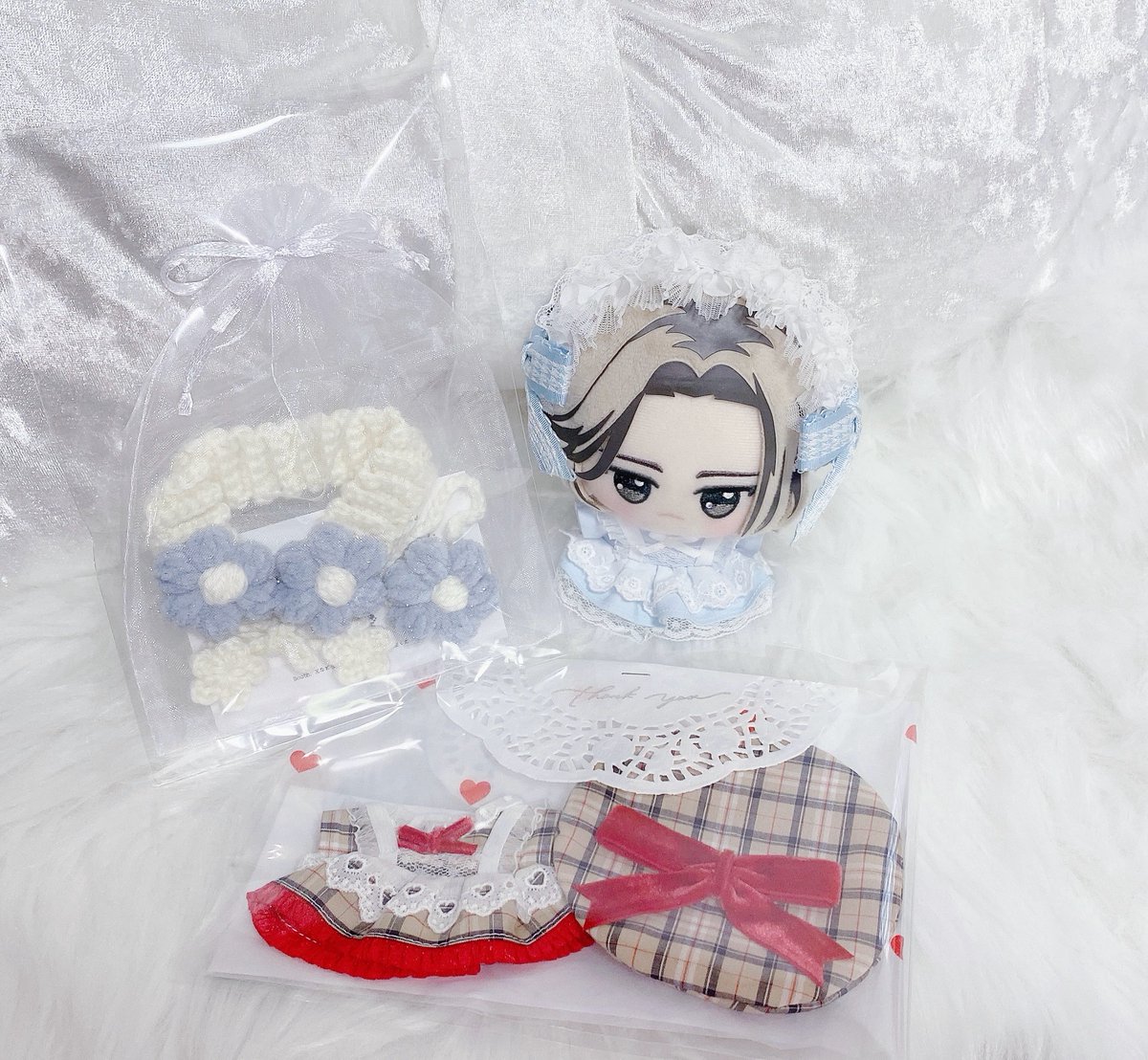 初めて見るお洋服があるね