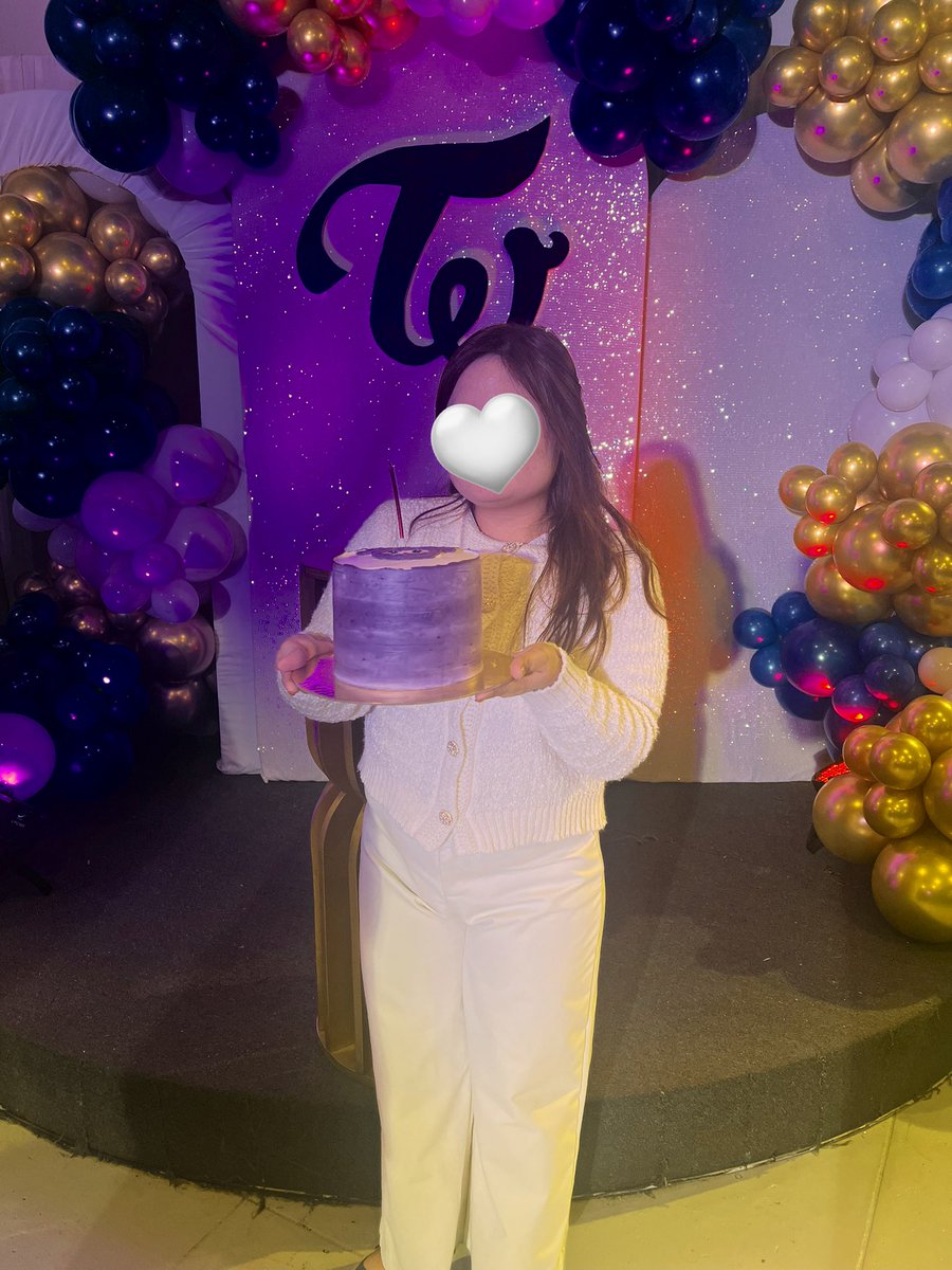dimplesnicheol's tweet photo. TWICE NIGHTS 2025 🥂🎉
Thank you kay kuya jhe and also sa organizers, talagang finulfill mo yung suggestions 🥺💕 I feel so special eme HAHAH. Had so much fun with the girlie pops 🥰 Congrats po sa success ng event ✨
#TWICENIGHTS2025 #PHOnceYEP2025 #NineOrNoneEvents #TWICE https://t.co/UiwEfuwuYc