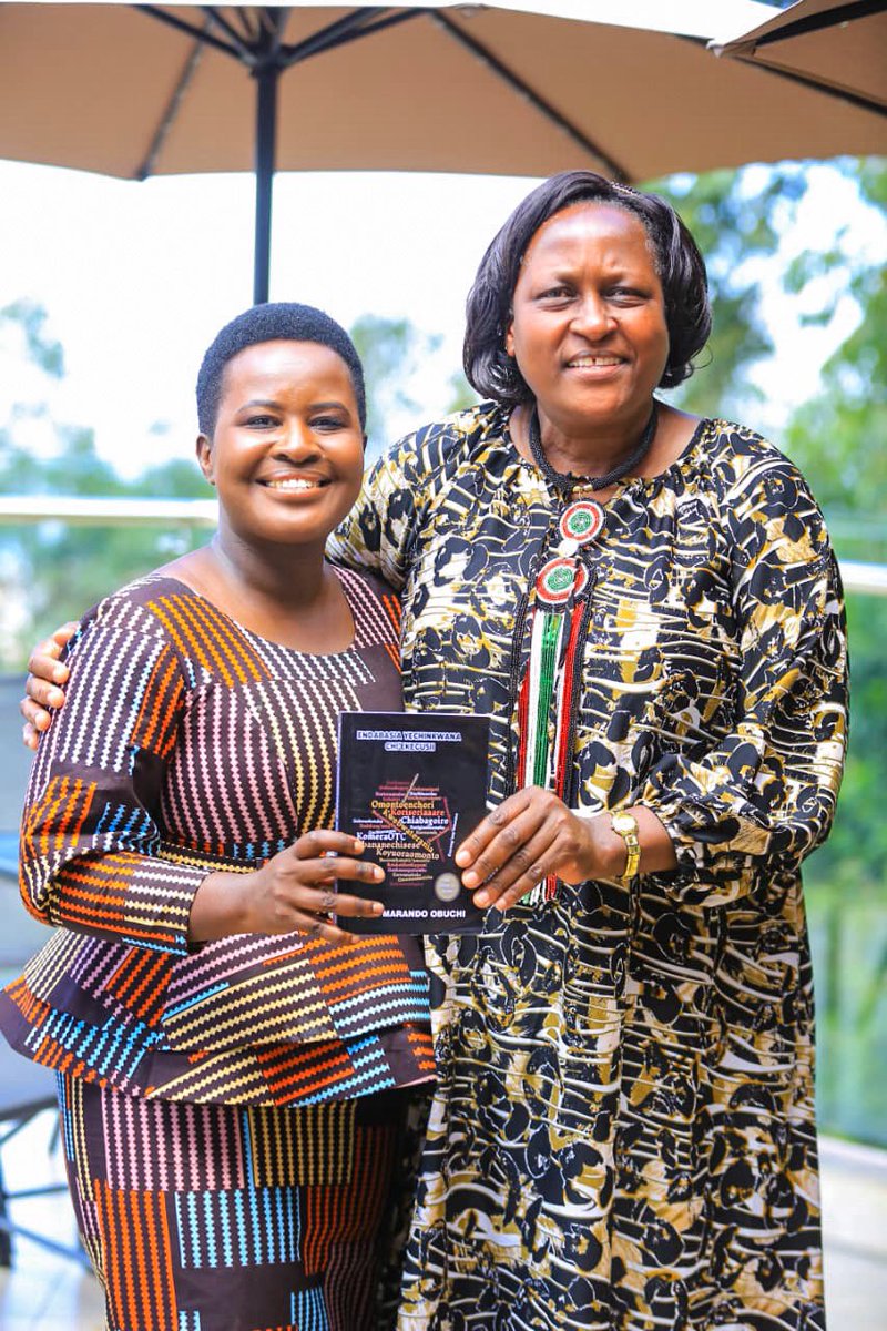 EssyOkenyuri's tweet photo. Being the last Monday of 2025,let me reflect on a certain meaningful connection.Honoured to have met Jane Bosibori Marando Obuchi HSC,(Omworokia, Omoriki, Omoonchori Omoegereri bw’Ekegusii) a renowned writer, researcher, teacher and custodian of the Gusii cultural heritage. Her work takes me right back to my days in lower school studying Ekegusii( Mother Tongue). 

Jane has authored many significant works including Endabasia  Yechinkwana Chi'Ekegusii(Ekegusii Dictionary) ,Chingero Chi'Abagusii, Ekegusii N'ekiya and Marando the Farmer and Other Stories. 

Further, she has translated into Ekegusii popular books amongst us.Part of the books she has translated include William Shakespeare's Romeo and Juliet as Romeo na Churieti, Ngungi wa Thiong'o's The River Between as Oroche Oroatanani and Chinua Achebe's Things Fall Apart as Binto Mbisebererekani. 

Meeting her reminded me of how essential cultural preservation through languages and stories is. How lucky we are to have such a reservoir of  knowledge in our midst!
