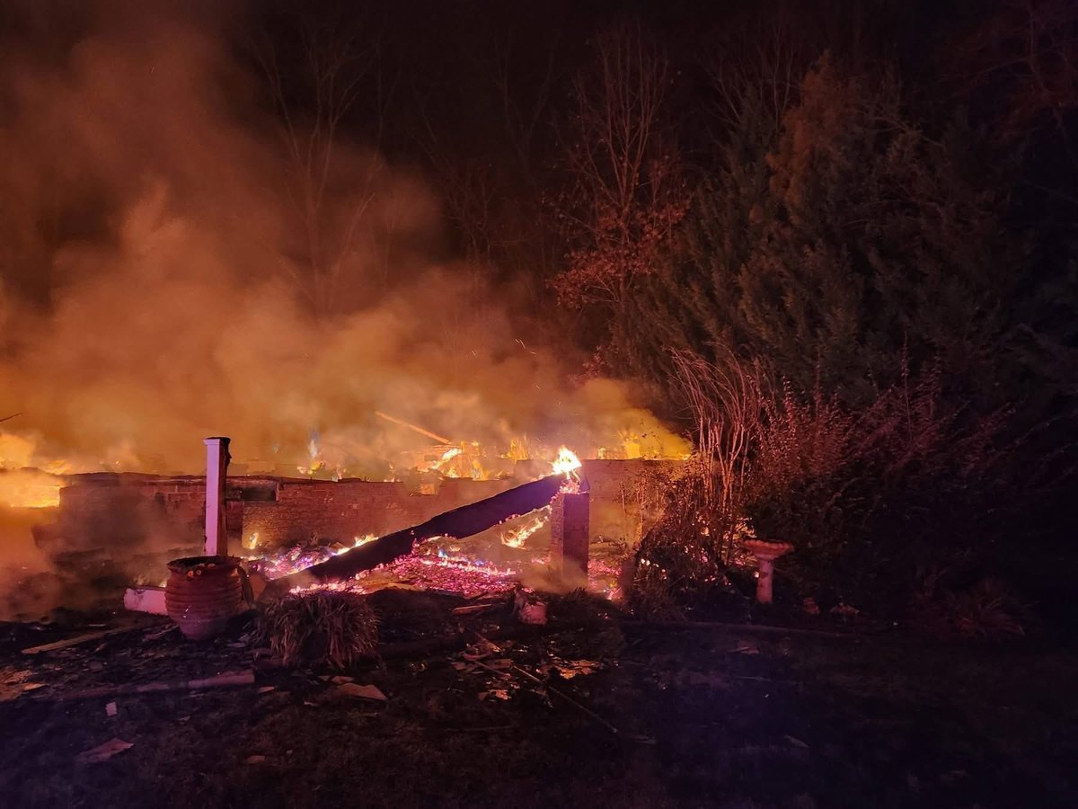 AlexDepartment's tweet image. Our Fire Department is working on site of a NASCAR Driver home on BlackSnake Rd. Roadway is shut down to traffic.

Avoid the area at this time.