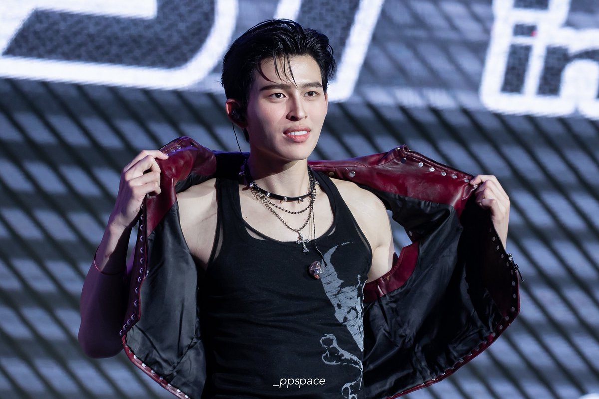 melodypalette_'s tweet photo. ท่าน่ารัก ปิดท้ายด้วยเซะซี่

POND 1ST FANCON NANNING
#PondFanconinNanning https://t.co/mxJUaGC598