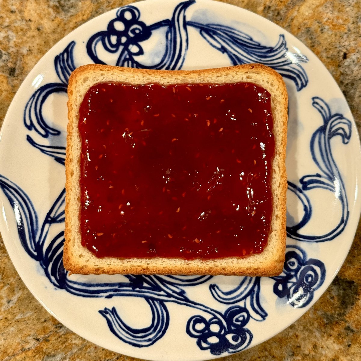 evilwizardbunny's tweet image. baked a fresh loaf of pain de mie today so of course i had to munch on a piece slathered with #bonnemaman #raspberry #preserves
