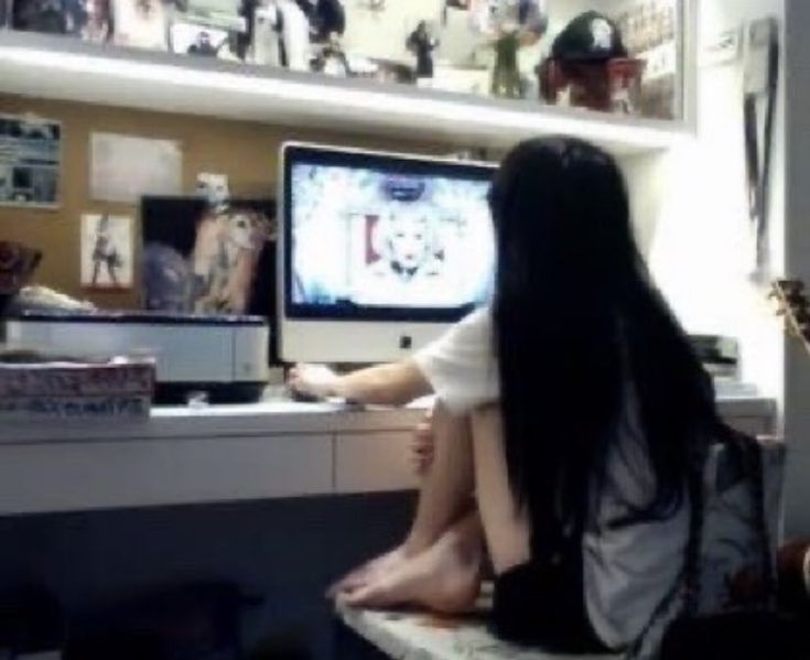 meleqnt4's tweet image. A urgencia de querer parecer a primeira foto, mas na real ser mais parecida com a segunda.