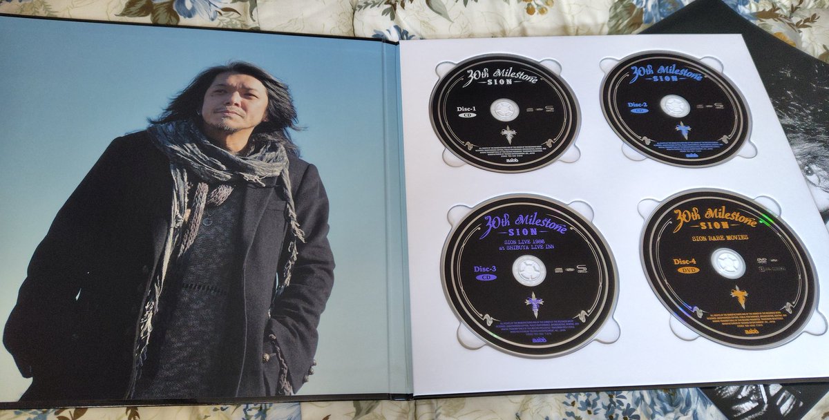 受注生産にて復刻販売されたSION30周年記念限定盤『30th milestone