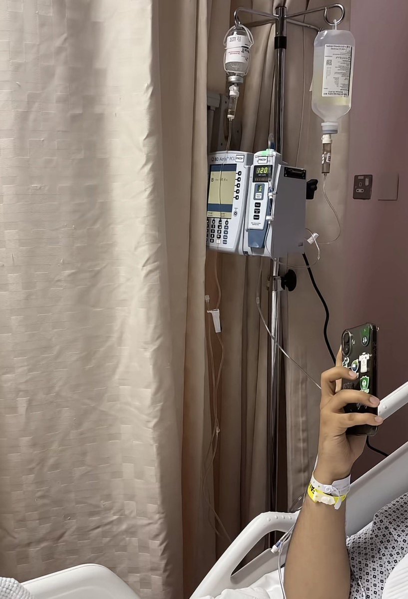 رجل الامن اللي انقذ المنتحر طلع اهلاوي عسيري ياكبر الفخر 

ميول العظماء .

  #الأهلي