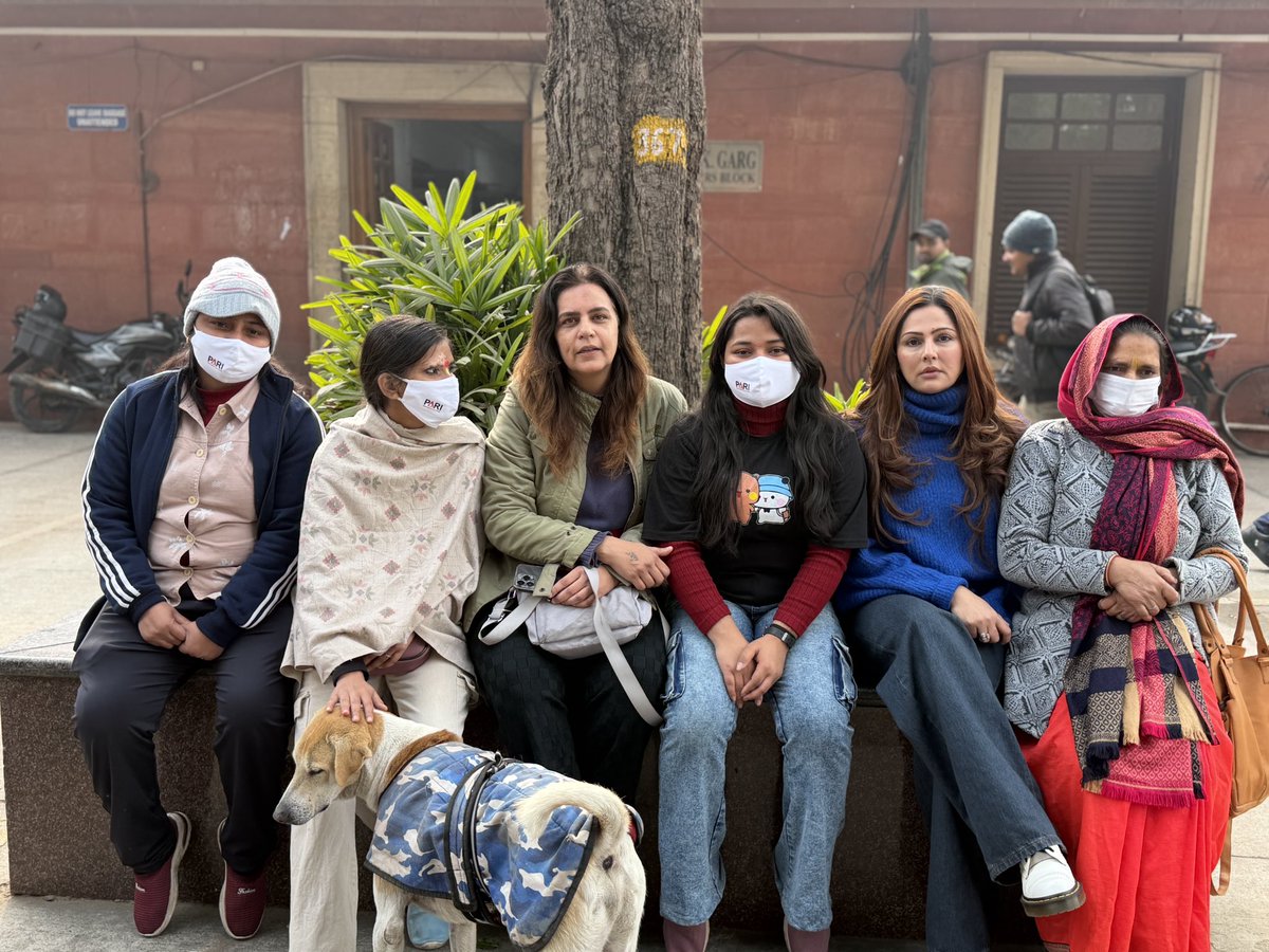 yogitabhayana's tweet photo. उन्नाव पीड़िता का पूरा परिवार साथ में है इंतज़ार है सुप्रीम कोर्ट के फैसले का !! https://t.co/x6YE3VTHzm