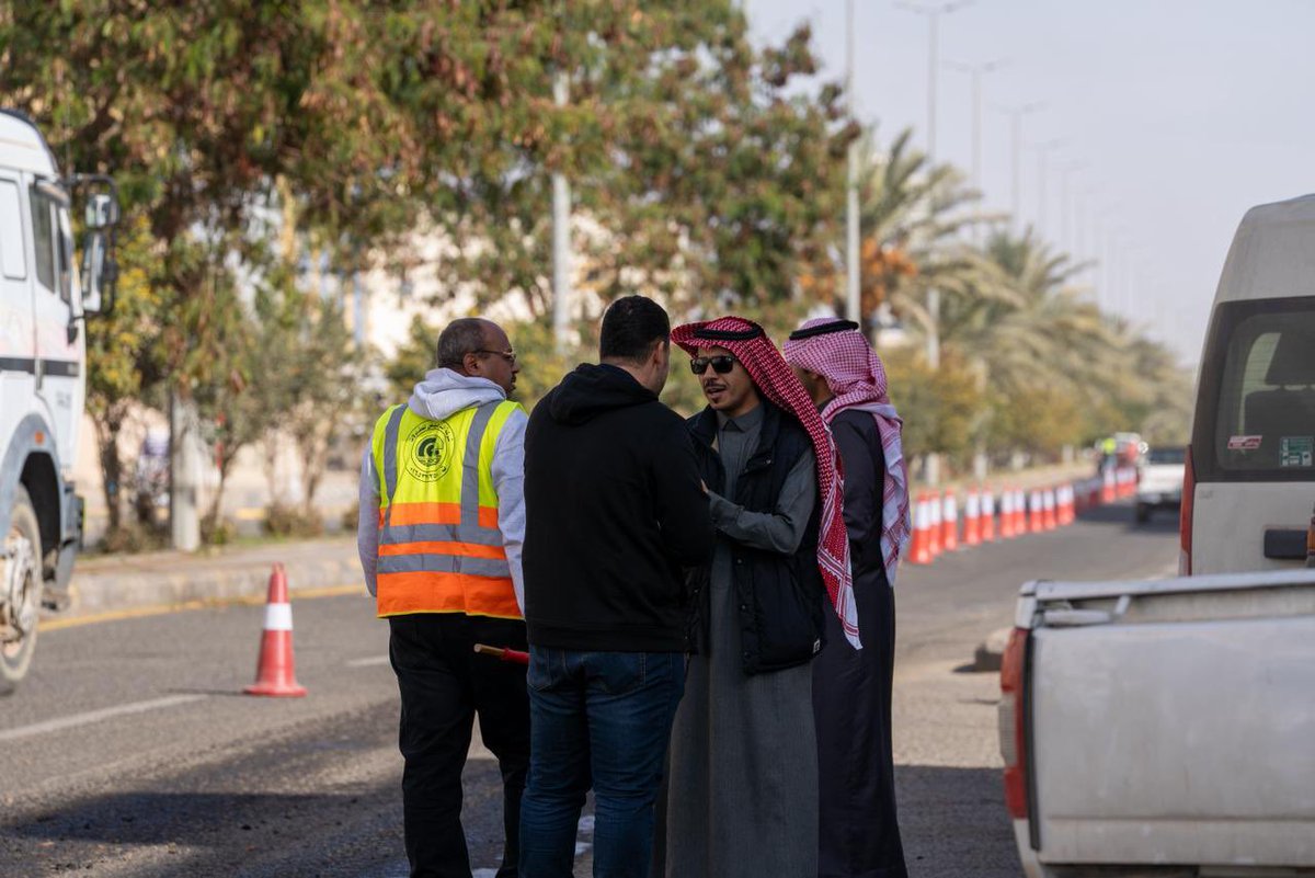 #بلدية_محافظة_القريات | 🚧 

جـانب من أعمـال قشـط شـارع الـمدينـة المنورة
تمهيداً لأعمال السفلتة وذلك ضمن خطة البلدية
لتطويـر شبكـة الطـرق وتـحسين الـبنيـة التـحتيـة
بما يسهم في رفـع كفاءة الـطرق وتعزيـز السلامـة
الـمروريـة 

جهودنا مستمرة لأجلكم 👷‍♂️
#القريات_للاجمل 
#جودة_الحياة