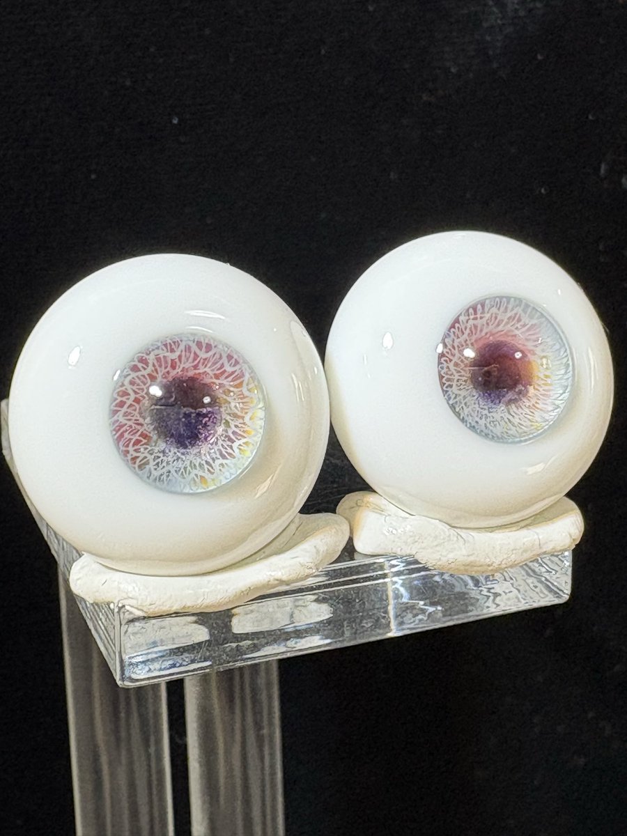 本日のお目々ちゃん💖 ラブリ〜(○´ω｀○) #銀曜変アイ #glasseye