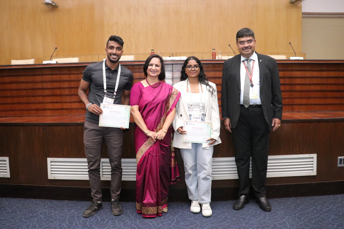 diaspora_india's tweet photo. Dr. Neena Malhotra, Secretary (South), with the participants of the 84th Know India Programme from Guyana, Israel, Kenya and Mauritius during the Valedictory Session.
#84thKIP #KnowIndiaProgramme #ValedictorySession https://t.co/sUQyCCpxJV