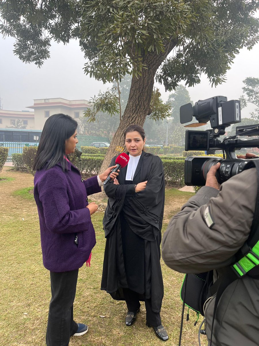 हाई कोर्ट के ऑर्डर पर रोक लगाते हुए सुप्रीम कोर्ट ने कहा कुलदीप संगूर (बलात्कारी)जेल में ही रहेगा ✌🏻
#Unnav