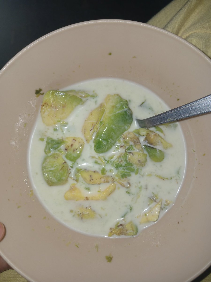 aboutnyenyo's tweet image. hari hari makan alpukat susu