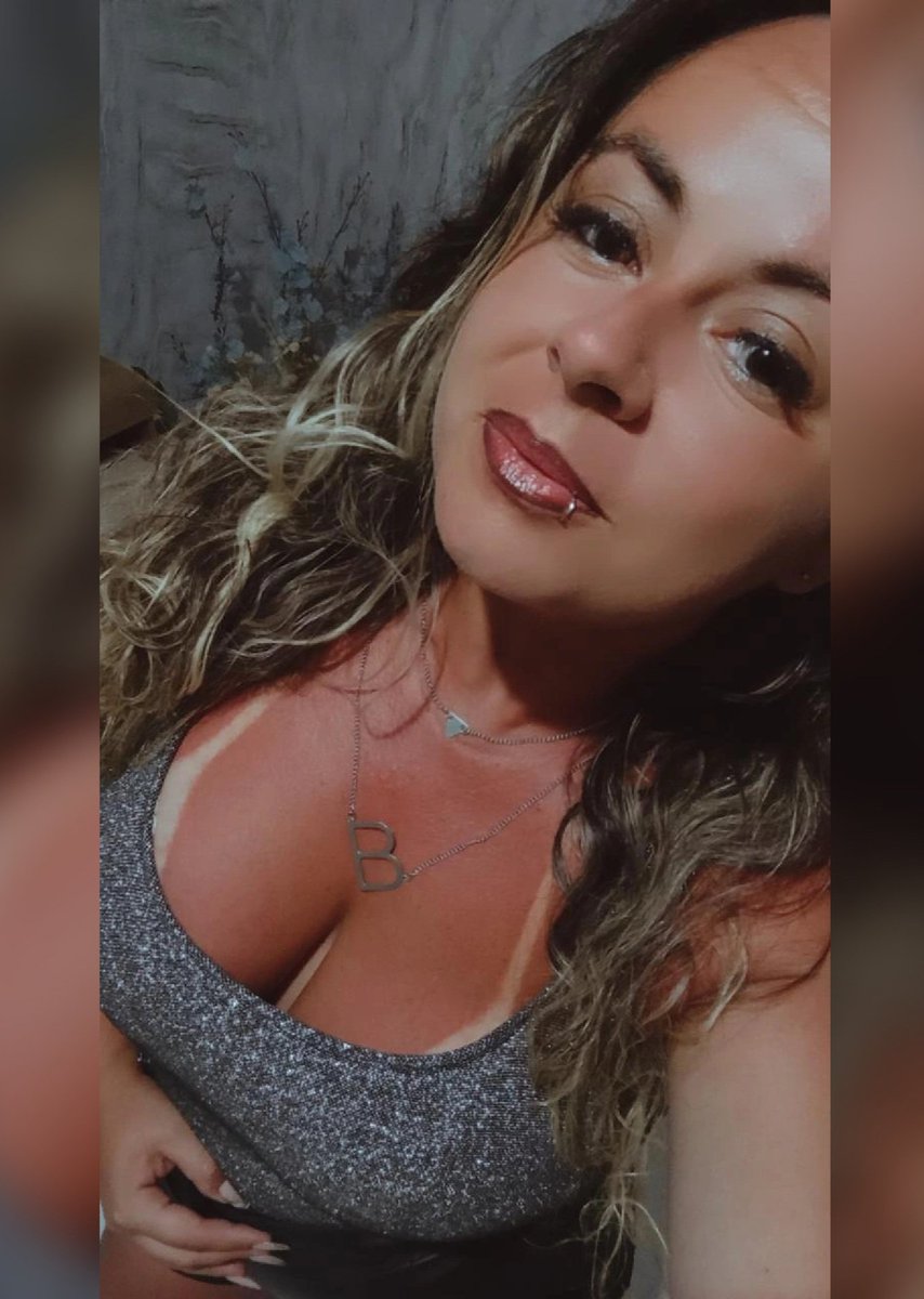 b_mayworm's tweet photo. Perfeitamente imperfeita! 🖤✨ https://t.co/qeqAaPQRbU