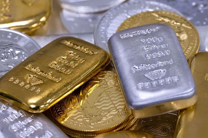 CryptoPulseUS's tweet photo. #Crypto_News
Spot Gold and Silver Slide Sharply, Silver Turns From Gains to a 1.58% Loss Intraday https://t.co/XzcJXI7pKB