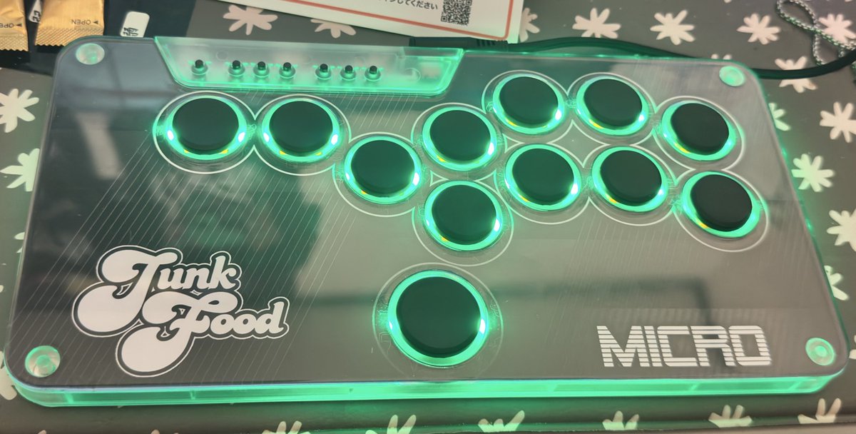 HATALAITARAMAKE's tweet photo. 光り方がエモい✨
@junkfoodarcades
#snackBoxMicro
#STREETFIGHTER6 https://t.co/O4i7B3LnLu