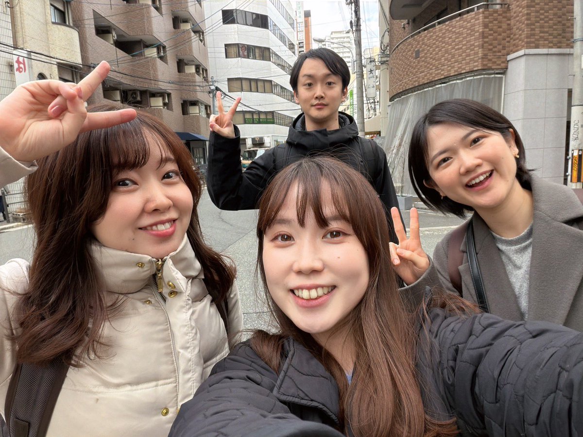 ColorflQuartet's tweet photo. 今日は撮影DAY📸✨素敵な写真をたくさん撮っていただきました！衣装がカラフル過ぎたのでフルートと一緒に記念撮影も🌈出来上がりをお楽しみに🥰
2025年もありがとうございました！来年もカラフルカルテットをよろしくお願いします🐴 次回公演は4/18(土)18:30@島之内教会⛪️お待ちしております！ https://t.co/LwnzQ5X1E5