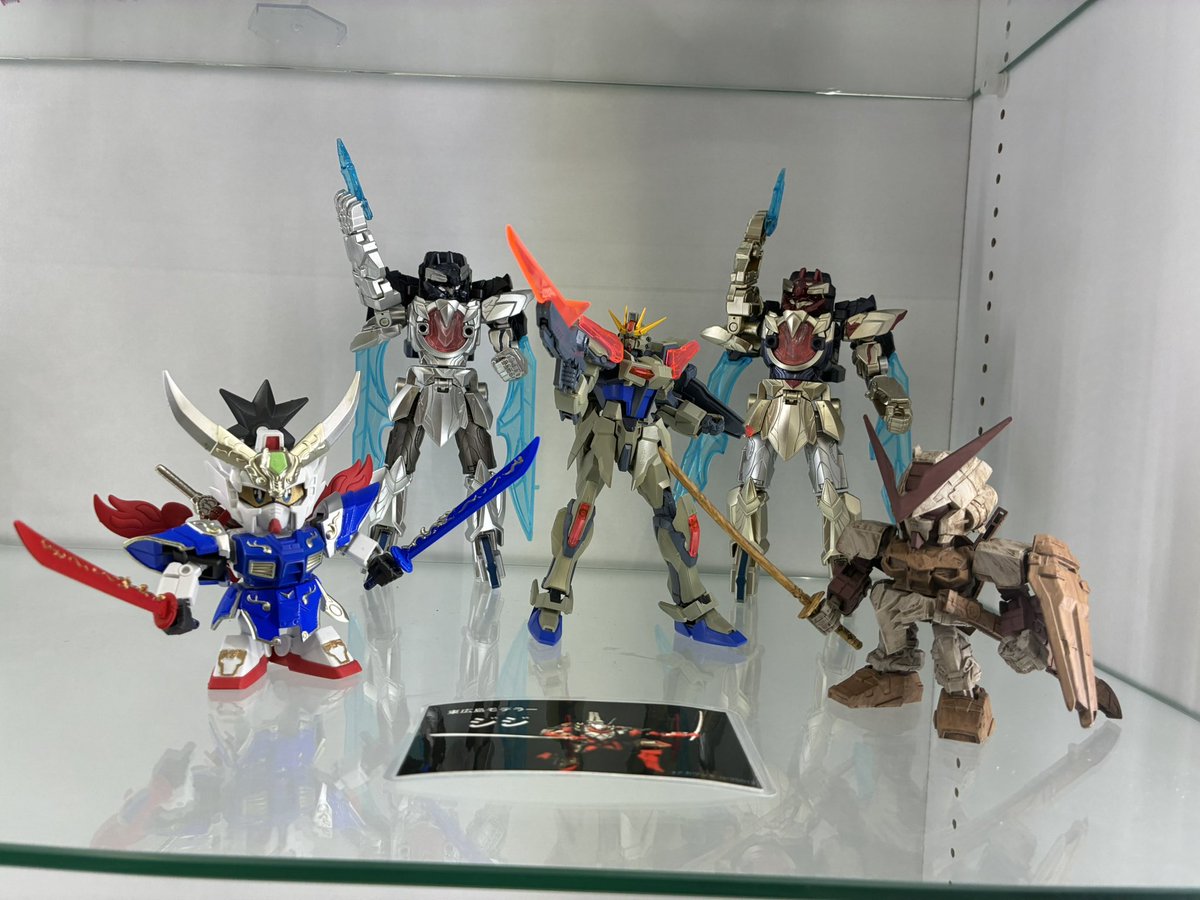 因みに本日、DCMダイキ坂店の展示作品入れ替えてきました！！ うっかり