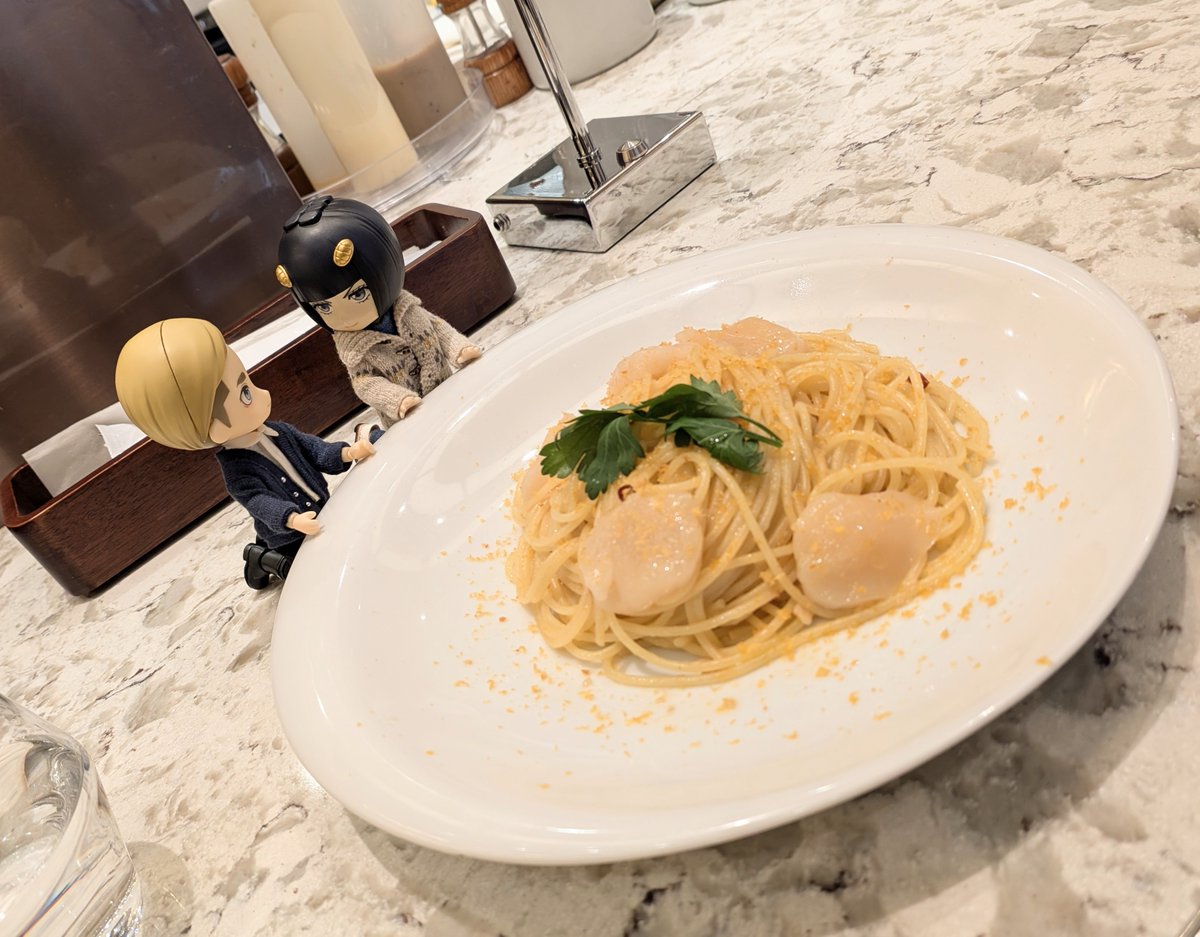 カラスミソースのスパゲティー🍝
(しかもこれホタテも乗ってる！)

カラスミの名産地・サルデーニャ(サルディニア)のカラスミソースでした🐟️✨