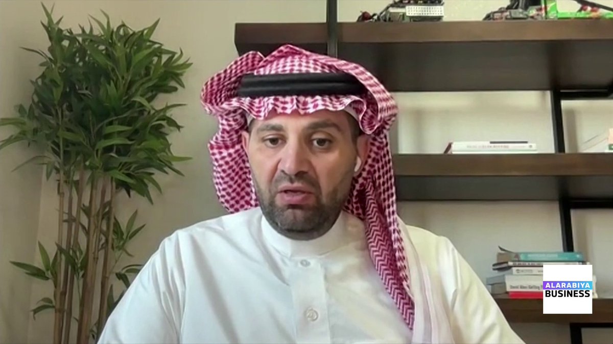 الرئيس التنفيذي لشركة Cararak Ventures هاشم الفطايرجي: مبيعات السيارات الكهربائية نمت 24% عالمياً وهو رقم ضخم مقارنة بسيارات الاحتراق الداخلي. تسلا خفضت أسعارها بنحو 5 مرات خلال عامين ولا أتوقع ارتفاع أسعار السيارات الكهربائية. ربع إنتاج السيارات عالمياً أصبح للسيارات الكهربائية والشركات الأوروبية أثبتت عدم نجاحها افتتاح الأسواق _Business maykhadra_bn 