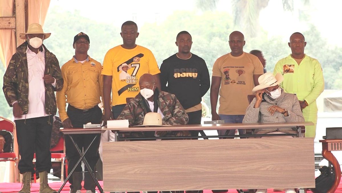 kabandamajwega's tweet photo. I met President @KagutaMuseveni and presented the #NoProtestVote campaign. He welcomed it wholeheartedly. Free and fair elections, no intimidation, no threats—only the people’s choice. 🇺🇬
#NoProtestVote
#ProtectTheGains
#FreeAndFairElections
#PeacefulElections
#Museveni2026 https://t.co/31OiIXayA9
