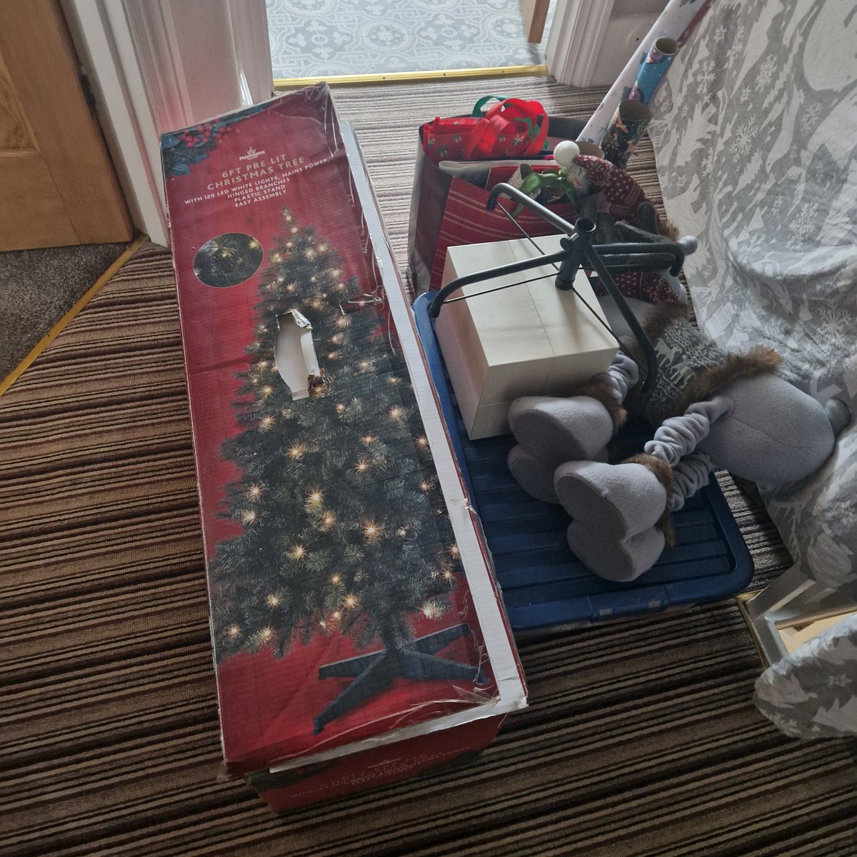 Not that it really got off the mark but time to pack this lot away!