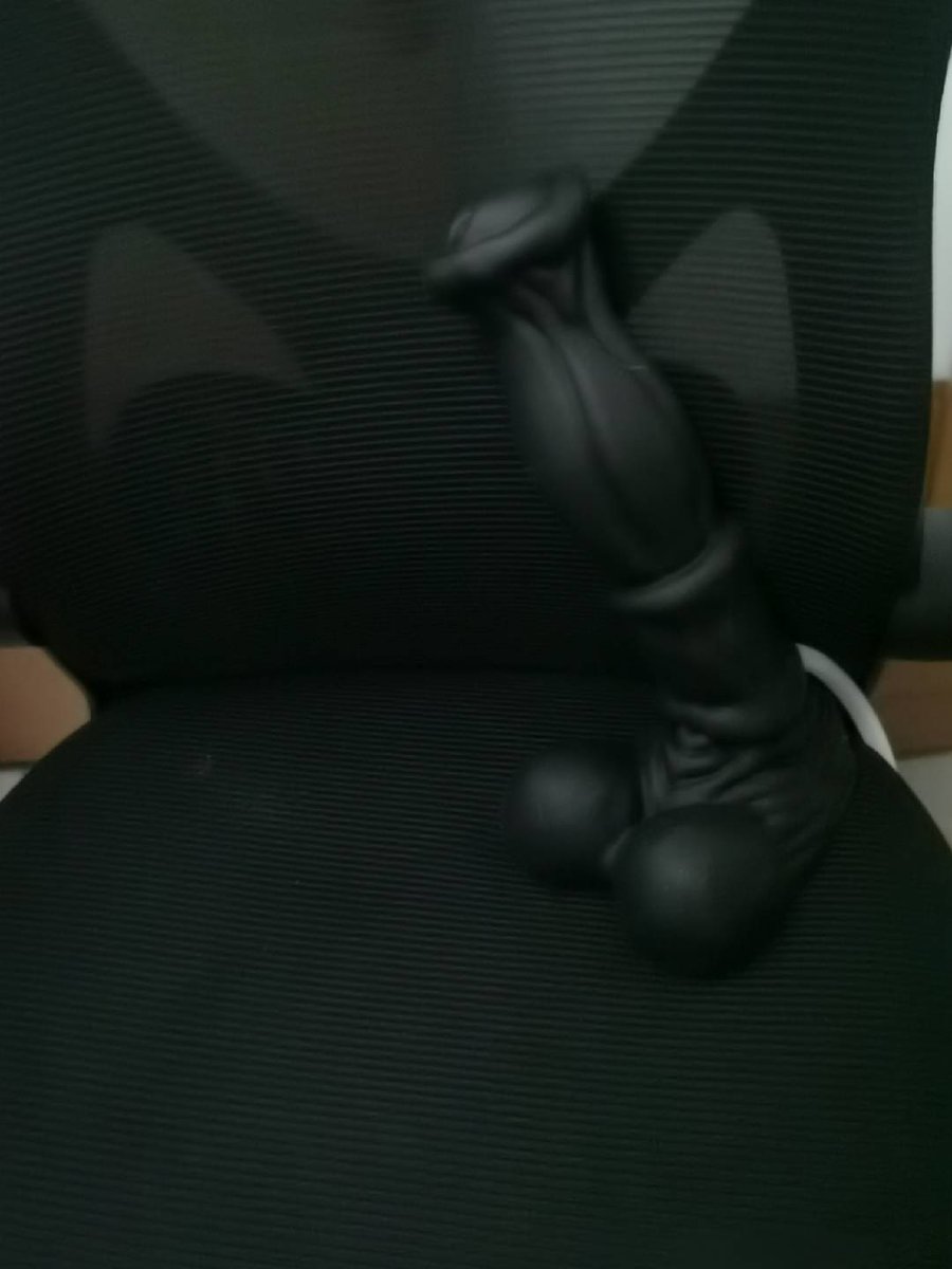 ENNNNNNNNNNA! I told you to bring me Anubis, not to put him on my chair!!!