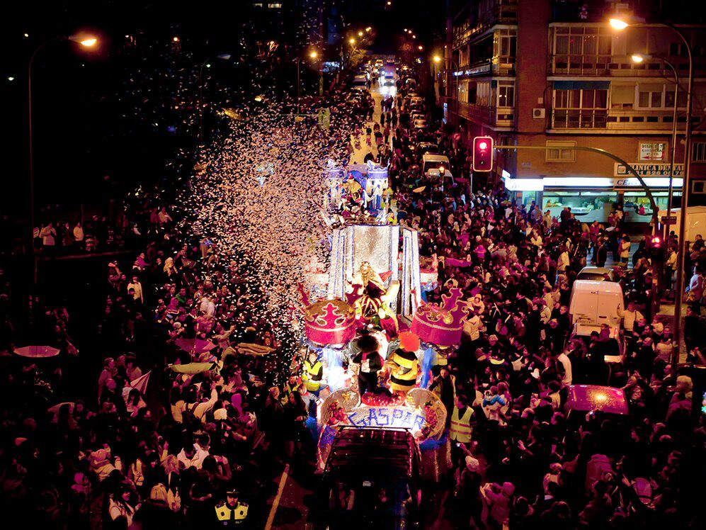 Ya se prepara la Cabalgata de Reyes entre la plaza de San Juan de la Cruz y la de Cibeles.
miradormadrid.com/cabalgata-de-r…
También habrá cabalgatas en 16 distritos, algunas adelantadas.