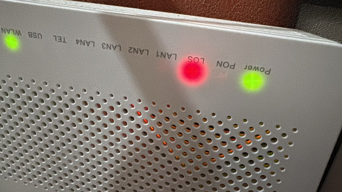 Reetyjt's tweet photo. @MTNNG This is very disappointing. I’ve been experiencing NO network service for over a month now on my FiberX. I’ve called customer care more than 10 times and I keep getting the same response — “the issue is being looked into.”
My subscription completely wasted.

This is WRONG! https://t.co/Je5Icdgi9A