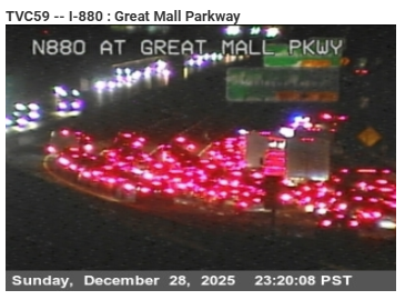 KCBSAMFMTraffic's tweet photo. #Milpitas -- A crash is clearing on southbound #Interstate880 before Montague Expressway. The CHP has been temporarily stopping all traffic at the scene. (Photo: @CaltransD4) #KCBSTraffic. https://t.co/3ivIblMRai