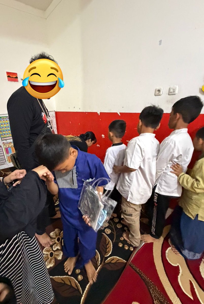 fichaaan09's tweet image. Halo, kami pasangan childfree yang bakhil 😫 saking bakhilnya cuma bisa menafkahi 11 anak yatim piatu 🙏