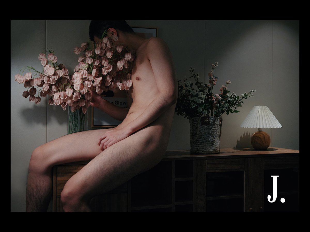 送些花给你

-#男体摄影 #艺术摄影 #artphotography