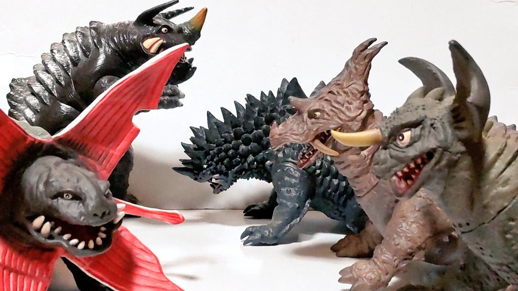 ウルトラマン 60周年の来年に向け、多数の怪獣ソフビが発表された一方