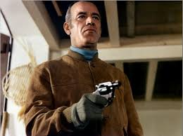 merlinpapin3's tweet photo. Ce soir sur @ParisPremiere le Film #LePacha de Georges Lautner (1968) avec Jean Gabin Dany Carrel Jean Gaven André Pousse Gérard Buhr Maurice Garrel Robert Dalban

Quinquin, un gangster redoutablement prévoyant, s'empare du précieux chargement d'un fourgon, en dépit des motards qui le gardaient, avant de se débarrasser violemment de la plupart de ses complices. Parallèlement, un policier, l'inspecteur Gouvion, trouve la mort dans des circonstances mal éclaircies. Un suicide, dit-on dans les milieux bien informés. Le commissaire Joss, dont Gouvion était l'ami, en doute. Une rapide enquête le convainc qu'il s'agit plutôt d'un assassinat. L'inspecteur Gouvion avait le tort d'aimer la belle Nathalie, de trop près mêlée aux affaires du milieu. Ulcéré, Joss décide de se passer des lenteurs habituelles de la justice et de faire place nette en suscitant une rivalité meurtrière entre gangs rivaux...

@FredOL69007

❤️si vous aimez