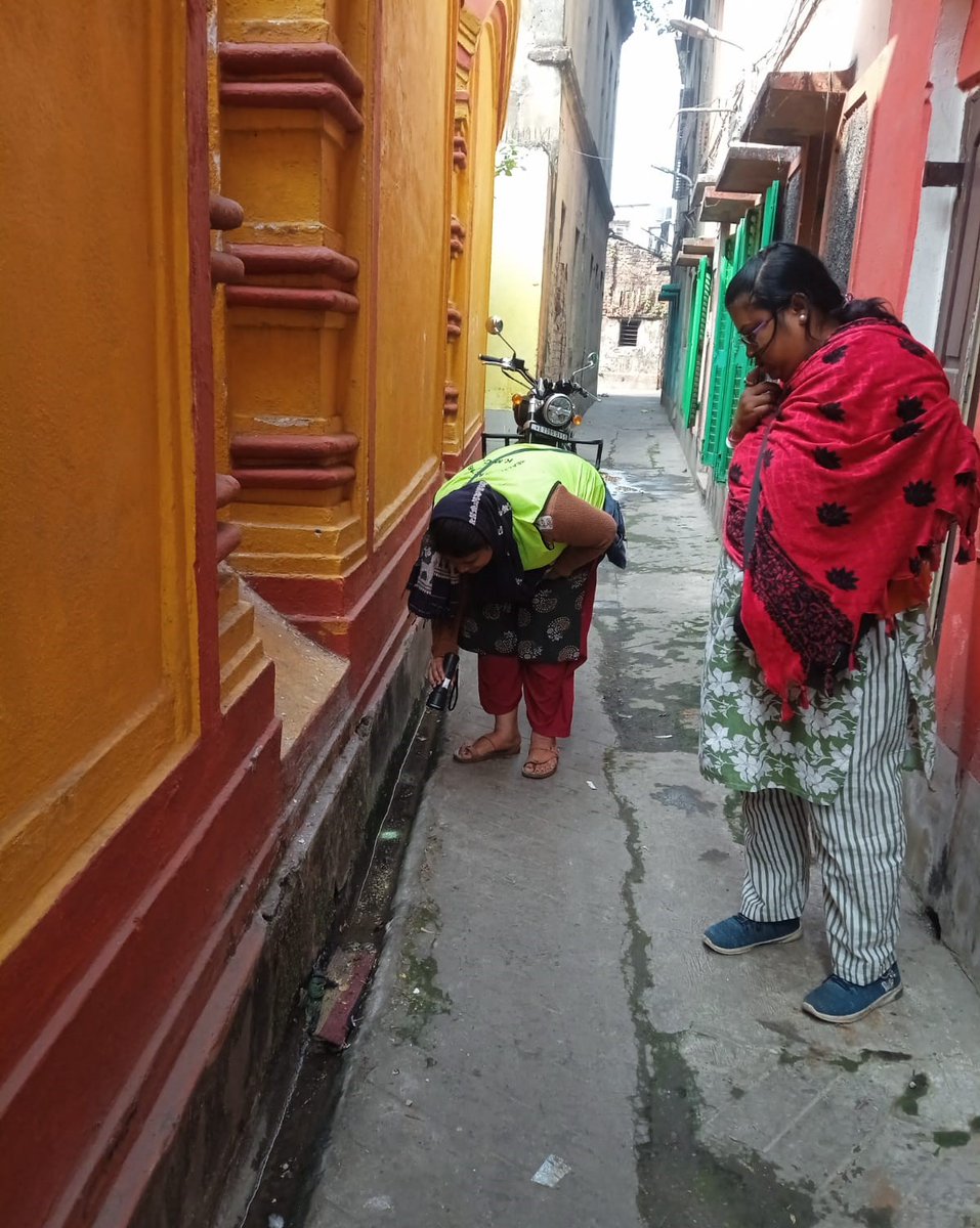 kmc_kolkata's tweet photo. A few pictures of the frontline workers of the Vector Control Team on duty across the city.
#VectorControlByKMC #KMConDuty https://t.co/gFdPb6leZ9