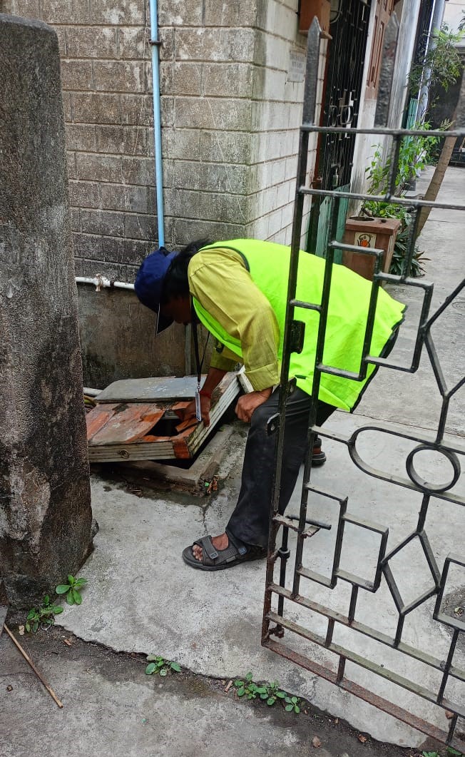 kmc_kolkata's tweet photo. A few pictures of the frontline workers of the Vector Control Team on duty across the city.
#VectorControlByKMC #KMConDuty https://t.co/gFdPb6leZ9