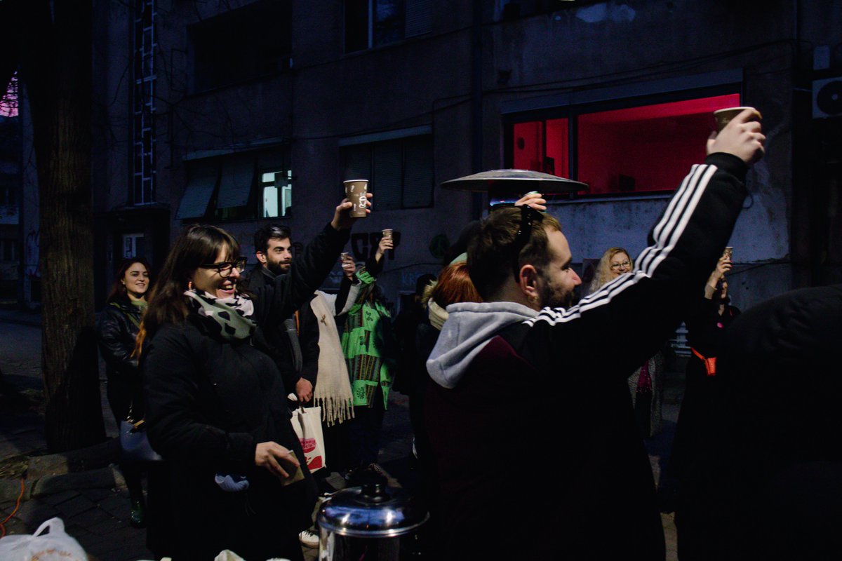 Комшиско другарска дружба за крај на годината 💖
Годината ја завршуваме таму каде што сè почнува - со луѓето околу нас! 💖  
Се гледаме и во наредната година! 
📸 Валентина Миладинова