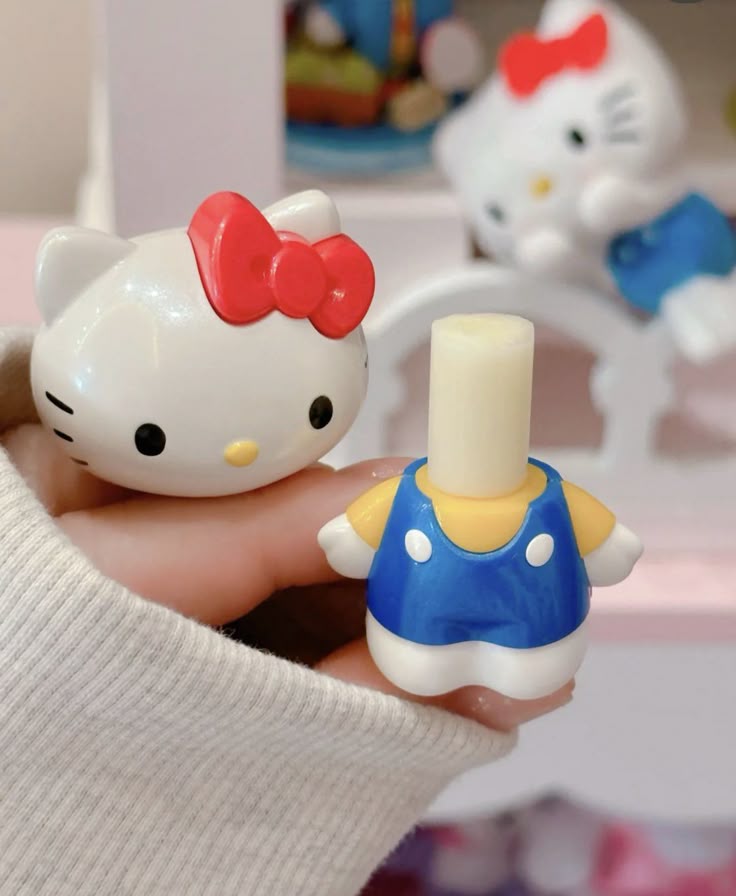 nohara_bira's tweet image. 아니 립밤 귀여운건 알겠는데 키티 말도 좀 들어봐야함