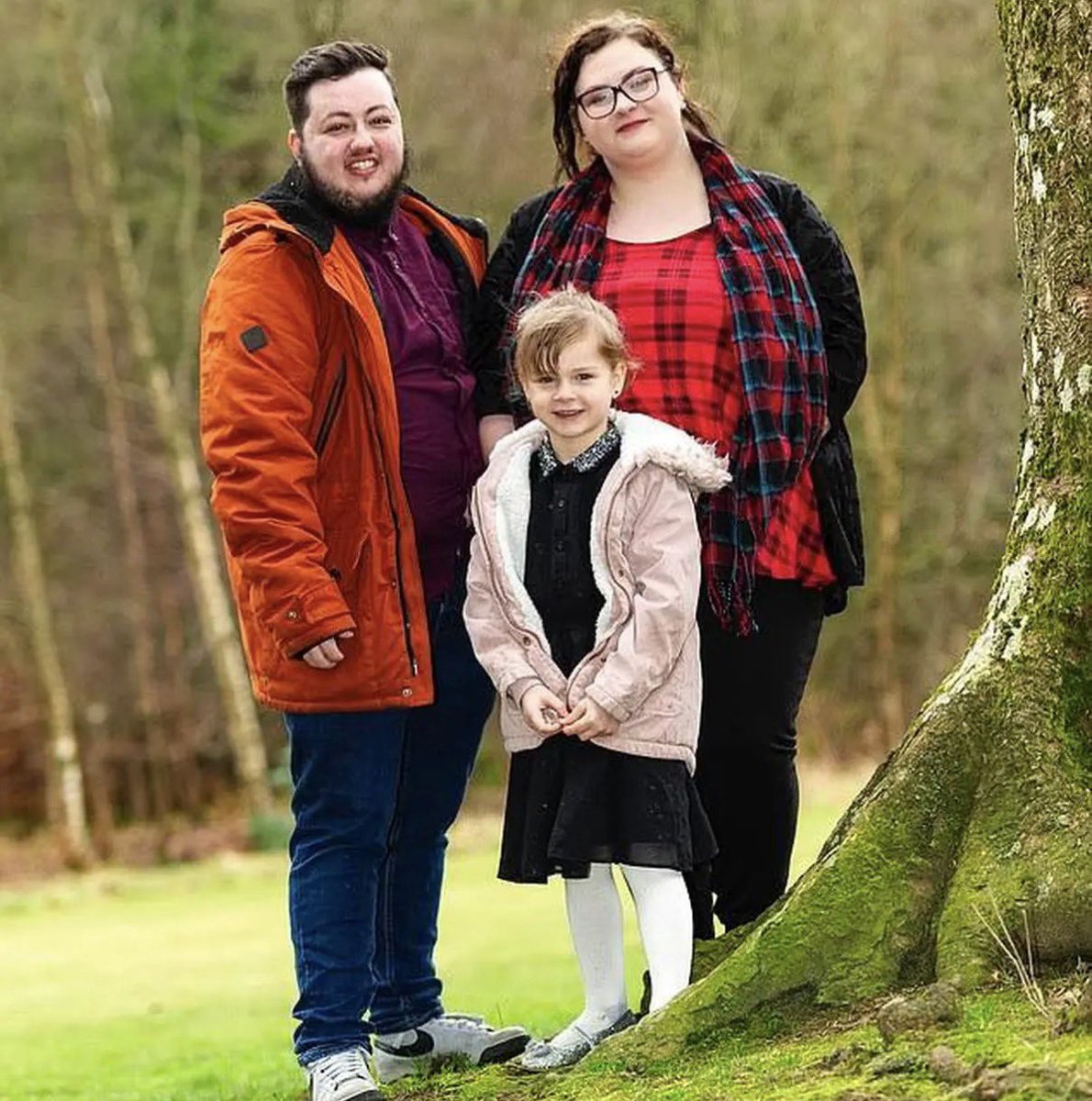 NotFarLeftAtAll's tweet image. Britain's first transgender family where dad was born a woman and mum was a lesbian but now straight reveals son, 5, is also transitioning into a girl