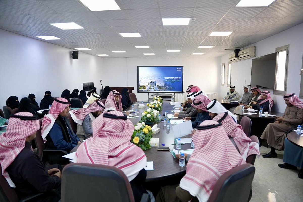 MOE_JOF's tweet photo. ترأس المدير العام لإدارة #تعليم_الجوف الاجتماع التاسع والثلاثون للجنة التنفيذية بالإدارة، حيث تم استعراض مشاريع الإدارة. https://t.co/nI8JdamtmU