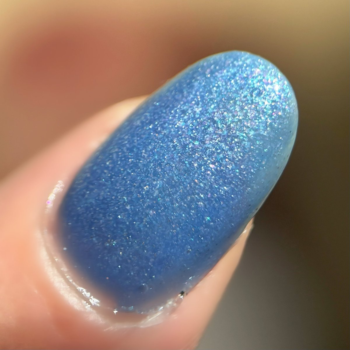 《使用色》
コゼットジョリ みなとのみえるそらめいび

ボトルや写真で見た感じだとびびしシリーズっぽさがあるのかなと思いきややっぱり違うコゼットジョリさん👏🏻✨

横浜には2度ほど行ったことがあるんだけど、みなとみらいから見る観覧車や海の反射を思わせる優しいまろやかな輝きです🌃