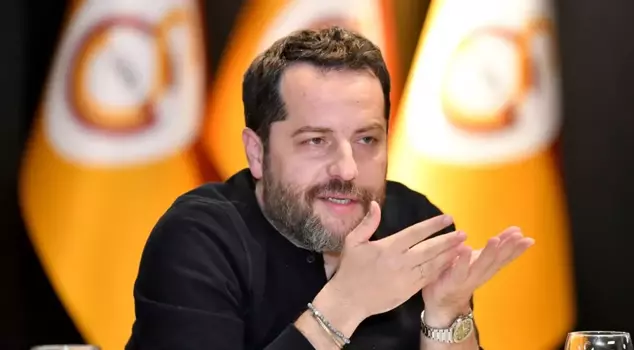 Cem Küçük:

"Adli kaynaklara tekrar sordum.

Erden Timur sadece hesaplarındaki finansal işlemlerden şüpheli. Şike ve bahis iddiası yok."