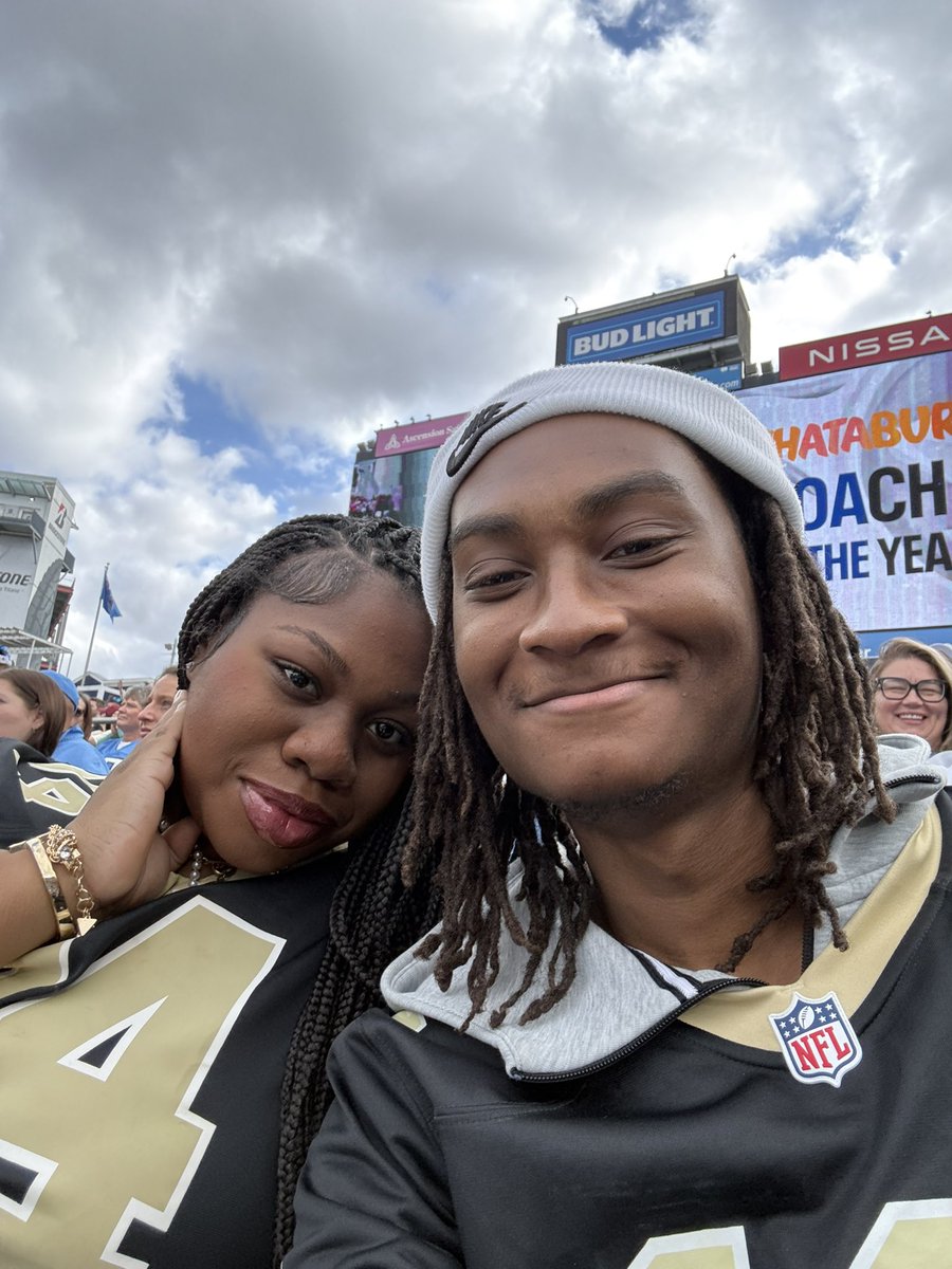 KeLowBih's tweet photo. My #12 jersey will be framed after this good game #WhoDey #Saints @chrisolave_ https://t.co/irZbpxjMML