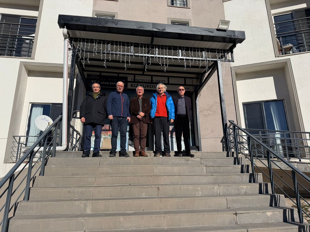 Sağlık Komitemiz üyeleri Prof. Dr. Kenan SÖNMEZ ve Dr. Murat DİZDAROĞLU ile Kız Öğrenci Yurdumuzu ziyaret ederek, yurt binamız hakkında Yurt Müdürümüz Ali Kemal DOĞAN'dan bilgi aldık.

Yurt Müdürümüze nazik ev sahipliği için teşekkür ediyoruz.